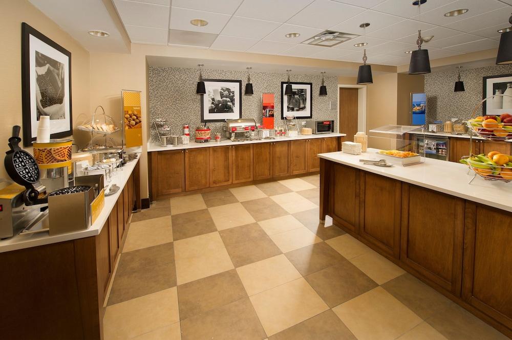 Hotel Hampton & Baltimore/woodlawn 3*