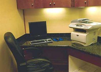Hampton & Baltimore/woodlawn Hotel 3*